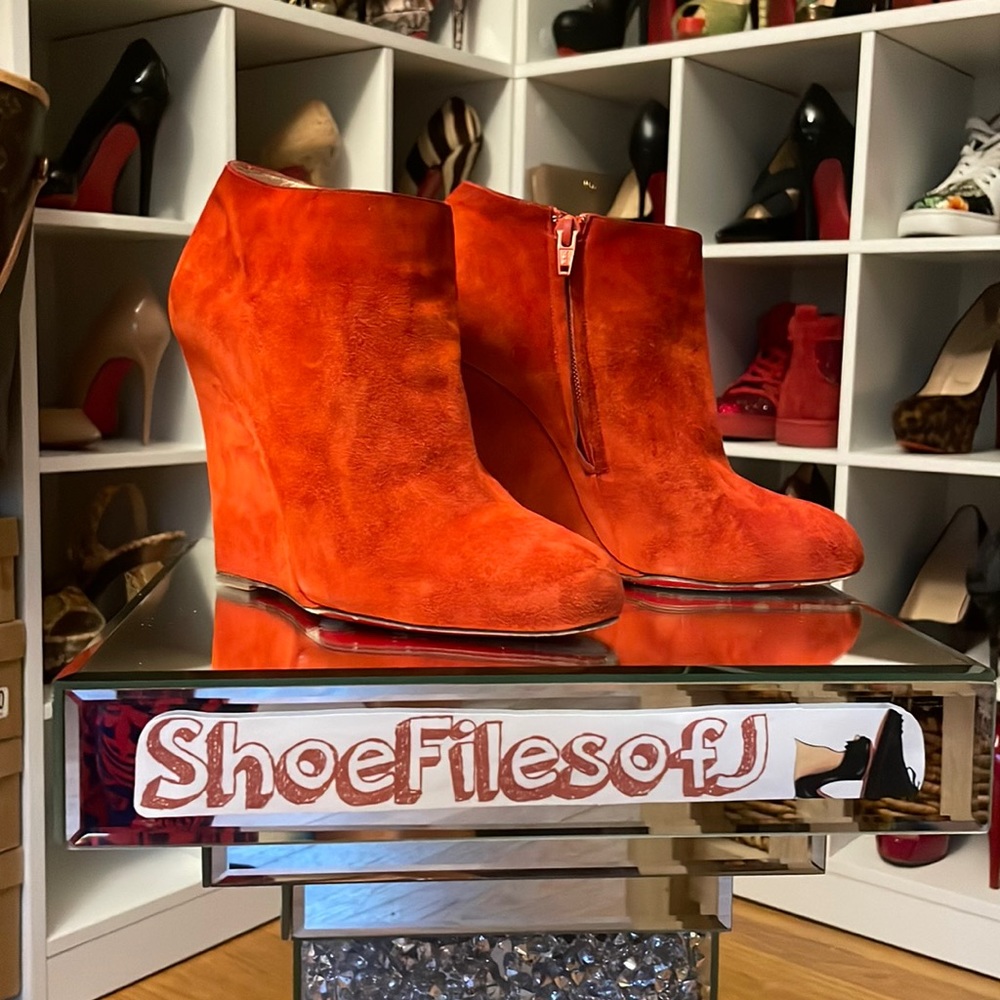 Louboutin Belle Zeppa Bootie 100MM Orange Suede - 38